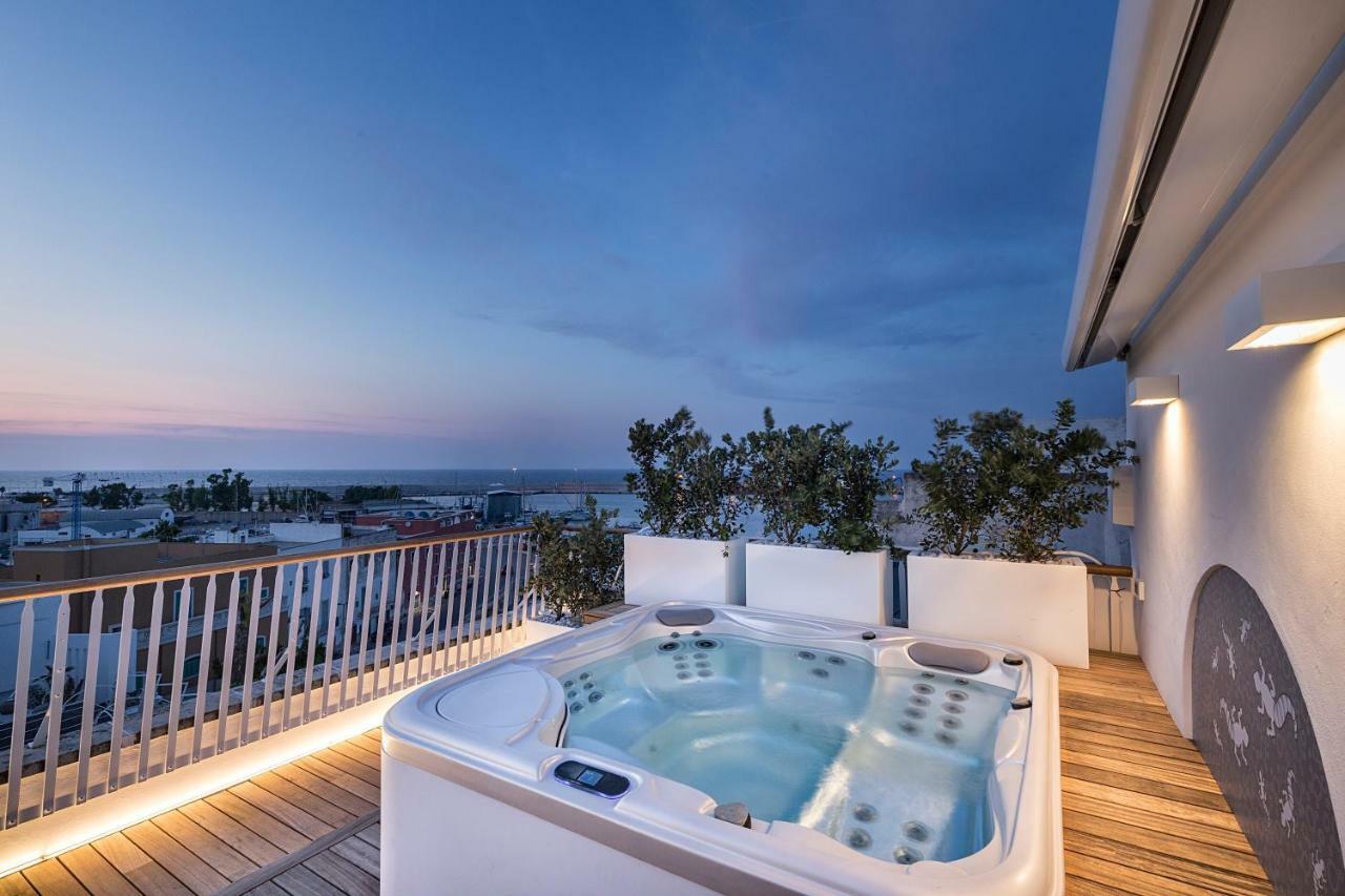 Ferienwohnung Attico Sul Porto Antico Monopoli Exterior foto